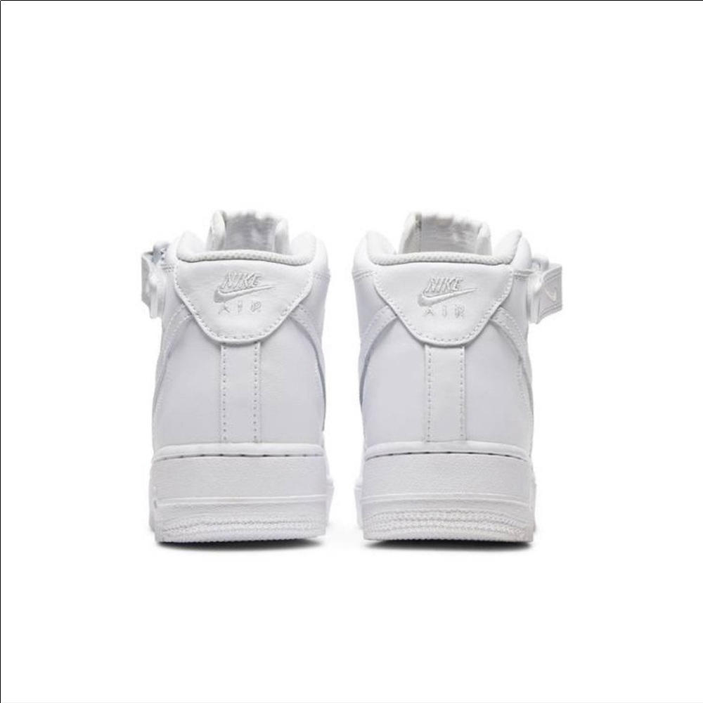 NIKE AIR FORCE 1 '07 MID 'TRIPLE WHITE'
8.5 Women / 7Y Men - Picture 6 of 9